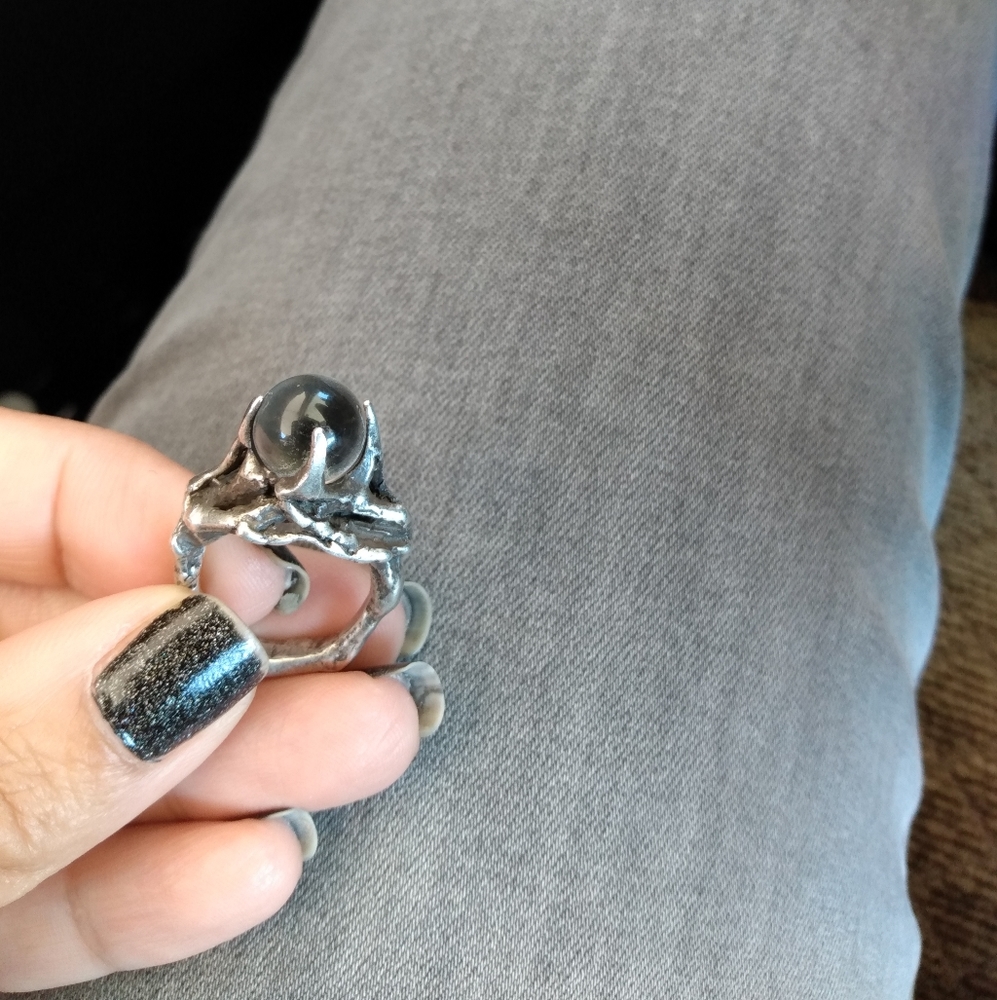 Tde for @agoldfire. :Burial Ground Mini Beholder ring